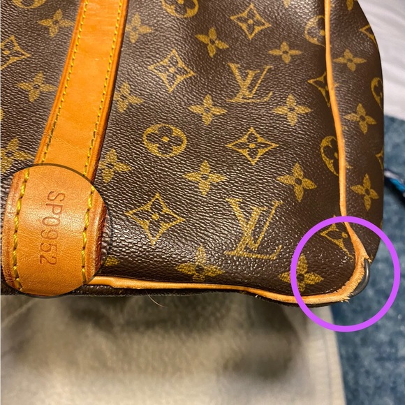 Louis Vuitton Monogram Keepall 50 Duffle - Picture 4 of 11